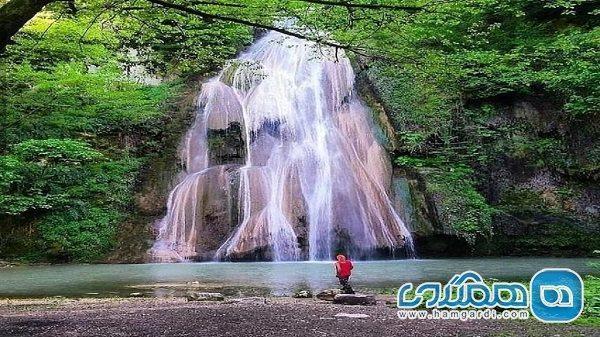 آبشاری پلکانی و زیبا که در استان گلستان واقع شده است