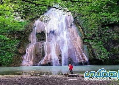 آبشاری پلکانی و زیبا که در استان گلستان واقع شده است